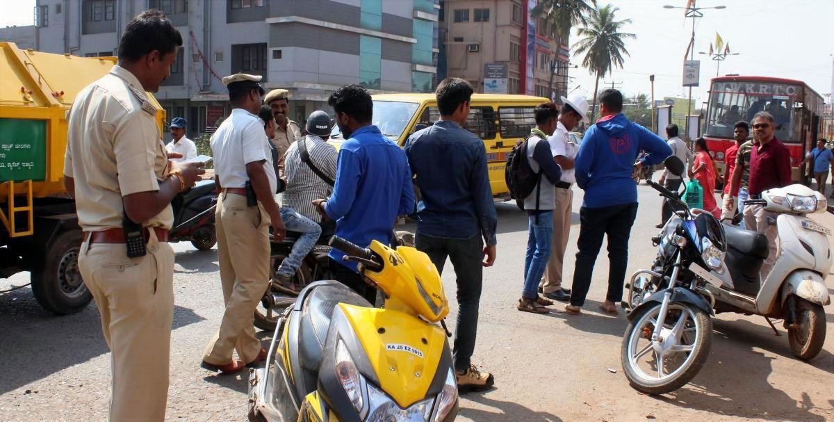 ಸಂಚಾರ ದಂಡಗಳಿಗೆ ಶೇ. 50ರಷ್ಟು ರಿಯಾಯಿತಿ: ಸಂಚಾರ ನಿಯಮ ಉಲ್ಲಂಘನೆ