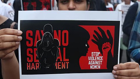 ಕೋಲ್ಕತ್ತಾ ಕಾನೂನು ಕಾಲೇಜಿನಲ್ಲಿ ವಿದ್ಯಾರ್ಥಿನಿ ಅತ್ಯಾಚಾರ ಪ್ರಕರಣ – ತಂದೆಗೆ ಪ್ರಕರಣ ವಾಪಸ್ ಪಡೆಯುವಂತೆ ಒತ್ತಡ