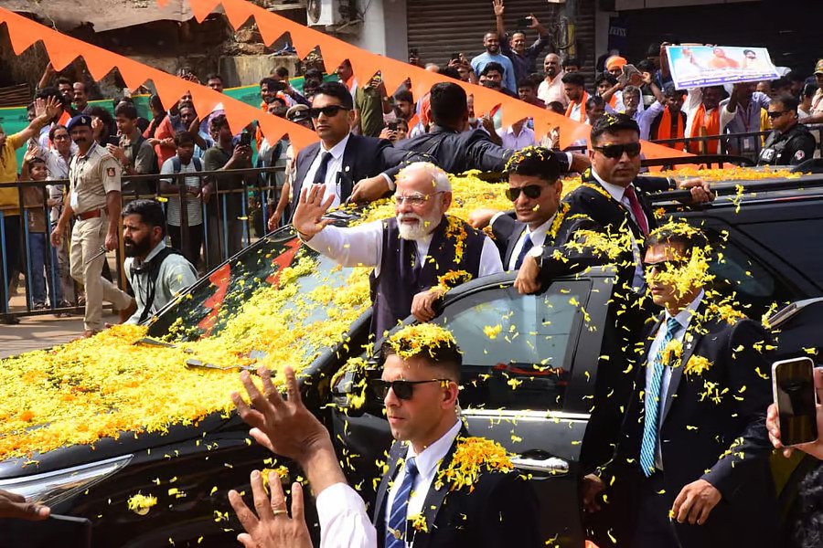 ಉಡುಪಿ ಕೃಷ್ಣಮಠದ ಕಾರ್ಯಕ್ರಮದಲ್ಲಿ ಭಾಗವಹಿಸಲು ಆಗಮಿಸಿದ ಪ್ರಧಾನಿ ಮೋದಿ