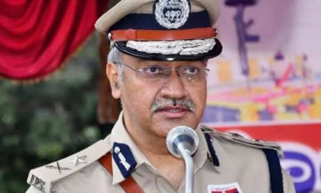 ಬೆಂಗಳೂರು — ಮಾದಕ ವಸ್ತು ಫ್ಯಾಕ್ಟರಿ ಪತ್ತೆ, ಮೂವರು ಇನ್ಸ್‌ಪೆಕ್ಟರ್‌ಗಳ ಅಮಾನತು