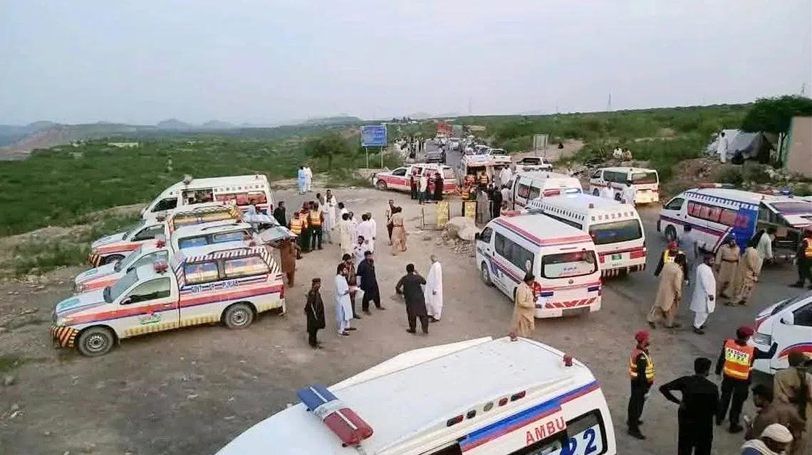 ಬಸ್ ಅಪಹರಿಸಿ, 18 ಪ್ರಯಾಣಿಕರನ್ನು ಒತ್ತೆಯಾಳಾಗಿಸಿದ ಬಂದೂಕುಧಾರಿಗಳು| ಪಾಕಿಸ್ತಾನ