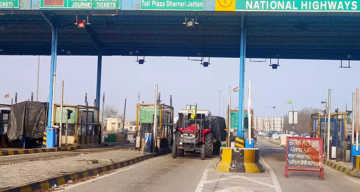 ಸೋಮನಹಳ್ಳಿ ಟೋಲ್‌ ಪ್ಲಾಜಾ ನಿಯಮಬಾಹಿರ; ಹೈಕೋರ್ಟ್ ಉಚಿತ ಪಾಸ್‌ ನೀಡಲು NHAI‑ಗೆ ನಿರ್ದೇಶನ