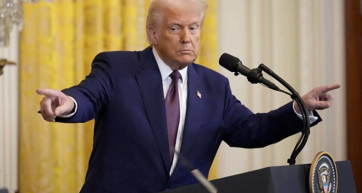  ಟ್ರಂಪ್ ಹೇಳಿಕೆ – “ಇಂಡೋ–ಪಾಕ್ ಯುದ್ಧವನ್ನು ನಿಲ್ಲಿಸಿದ್ದು ನಾನೇ”