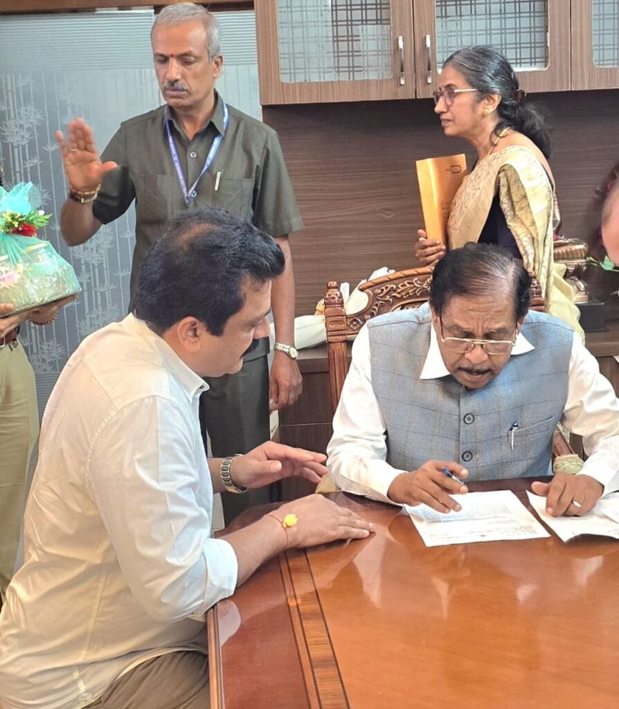 ಕೋಳಿ ಫಾರಂಗಳಿಗೆ ವಿದ್ಯುತ್ ಸಂಪರ್ಕ: ಕಂದಾಯ ಇಲಾಖೆಯಿಂದಲೇ ‘NOC’ ನೀಡಲು ಡಿಸಿಎಂಗೆ ಎಂಎಲ್ಸಿ ಕಿಶೋರ್ ಕುಮಾರ್ ಪುತ್ತೂರು ಮನವಿ