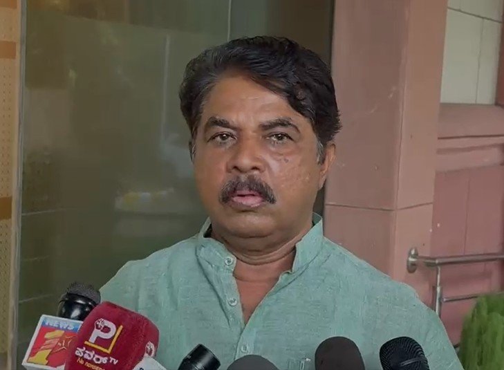 ಕೆಪಿಎಸ್‌ಸಿ ಕರ್ಮಕಾಂಡದಲ್ಲಿ ಕಾಂಗ್ರೆಸ್ ಪಾಲುದಾರಿಕೆ ಆರೋಪ: ವಿಧಾನಸಭೆಯಲ್ಲಿ ಚರ್ಚೆಗೆ ಆರ್. ಅಶೋಕ್ ಪಟ್ಟು, ‘ಪೇಮೆಂಟ್ ಮಂತ್ರಿಮಂಡಲ’ ಎಂದು ವಾಗ್ದಾಳಿ